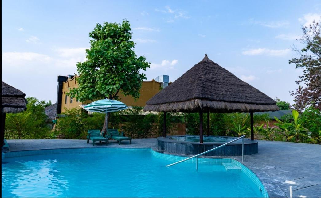Hotel Mayur The Karma Seoni  Esterno foto